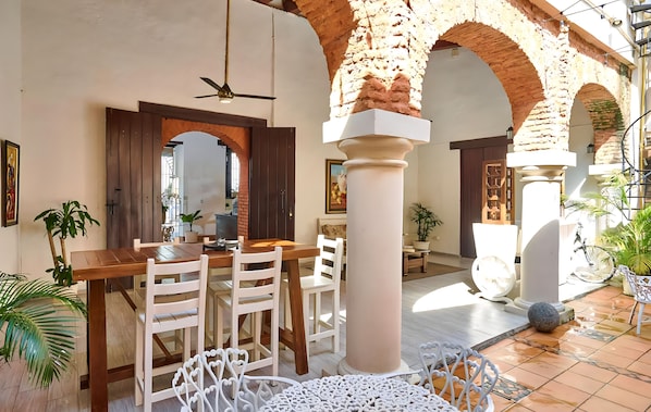 Outdoor dining