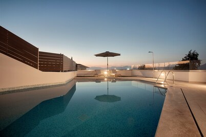 Serenity Villa-Luxurious villa in the heart of Ancient Corinth with private pool