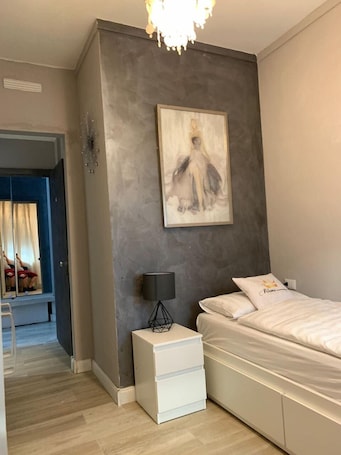 Business Single Room | Egyptian cotton sheets, premium bedding, down comforters