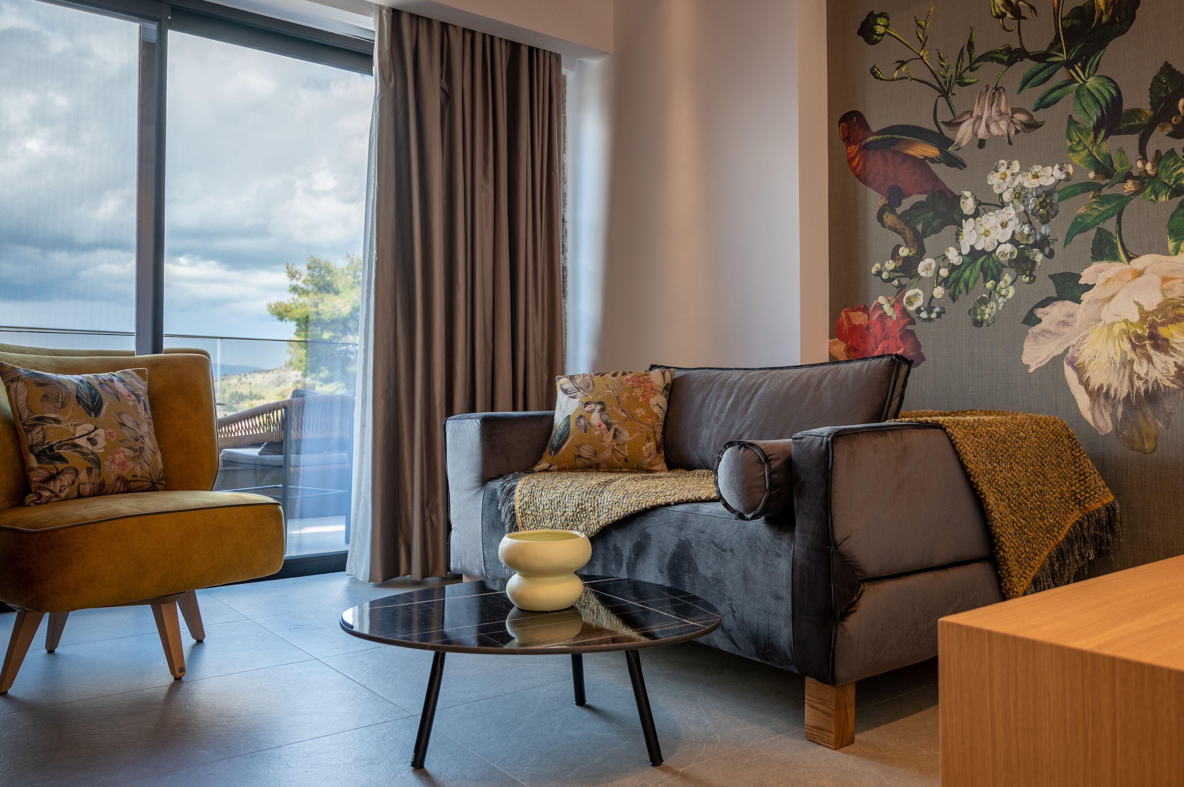 Family Executive Suite with Attic | Living area | Flat-screen TV