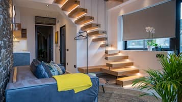 Family Executive Suite with Attic | 起居區 | 平面電視