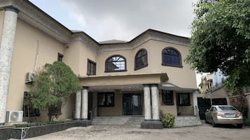Bagian depan properti