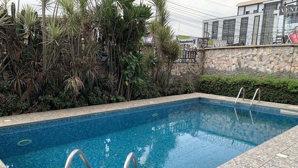 Outdoor pool - Islanders Lounge and Hotel (Lagos)