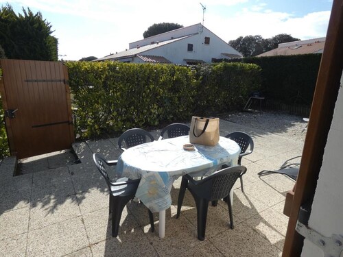 Maison familiale avec piscine, 5 personnes, près plage