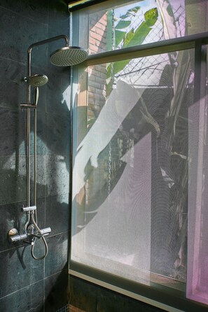Bathroom - Pao Homes - Romantic Gateaway Villa- Salt Pool (Thành phố Hội An)