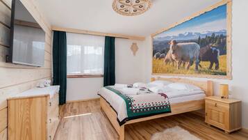 1 bedroom, iron/ironing board, travel crib, WiFi