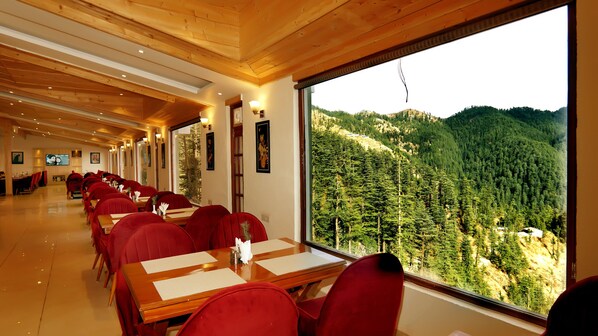 Restaurant - The Jungle Mountain Retreat (Shimla)