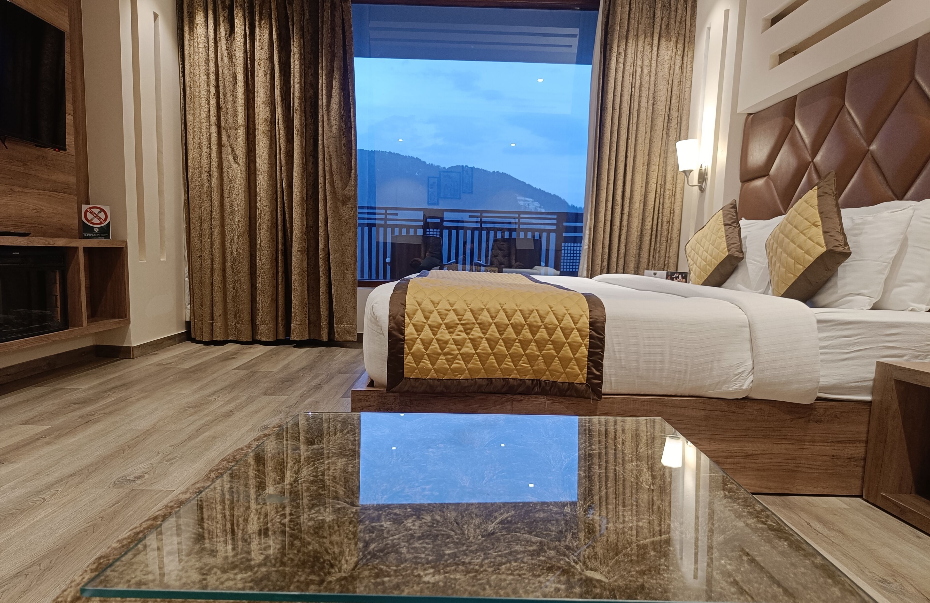 Colchones viscoelásticos, cortinas opacas, tabla de planchar con plancha