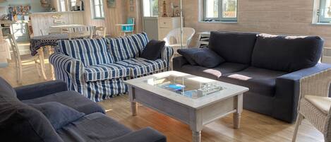 Televisión, chimenea