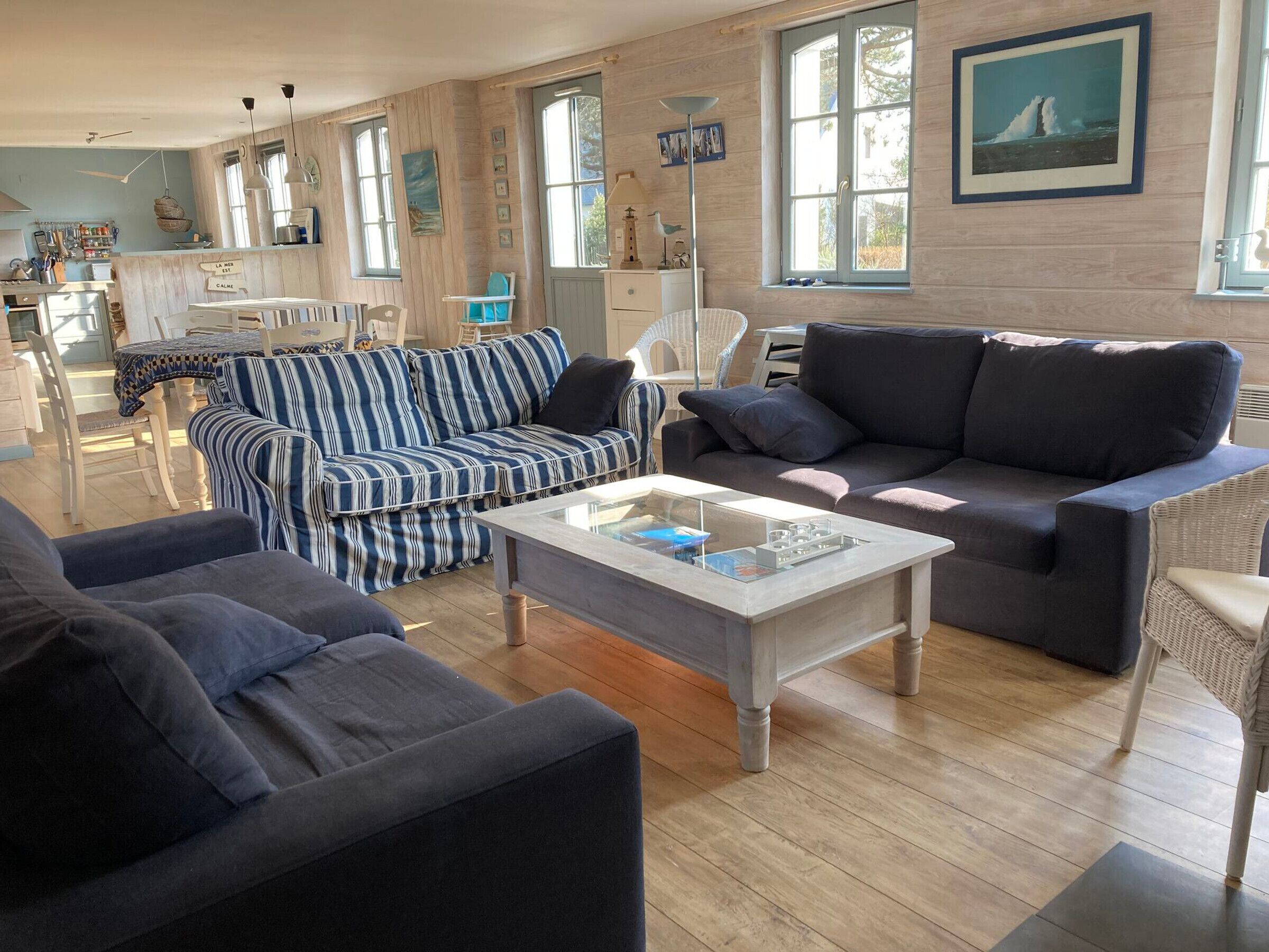 Télévision, cheminée