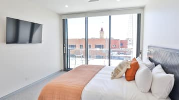 Penthouse, 3 Bedrooms, City View | 3 bedrooms, blackout drapes, iron/ironing board, free WiFi