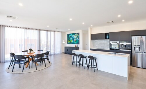 Indulge Apartments City View Penthouses