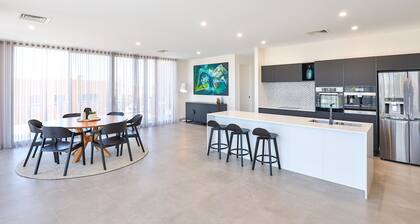 Indulge Apartments City View Penthouses