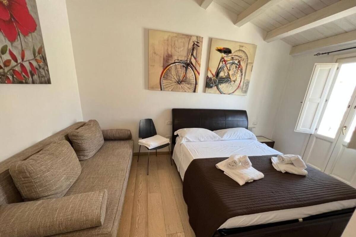 Superior Room | Soundproofing, free WiFi, bed sheets