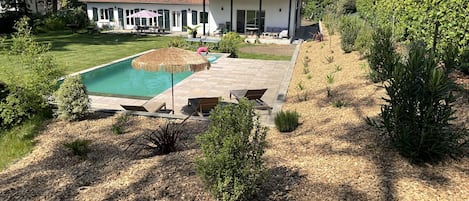 Piscina a l'aire lliure i piscina climatitzada