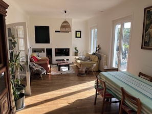 Tischtennisplatte, Bücher