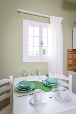 AVRA | Private kitchen | Fridge, stovetop, coffee/tea maker, electric kettle - Relax Studios Corfu (Corfu)