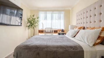 4 bedrooms, iron/ironing board, free WiFi, bed sheets