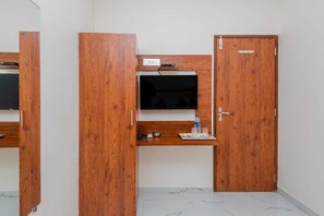 Deluxe Room - Hotel Purple Orchid (Mumbai)