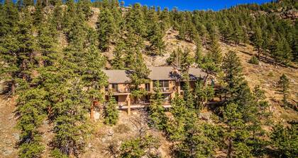 The Cedars Vacation Home at Windcliff