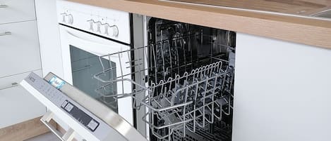 冰箱、烤箱、炉灶、洗碗机