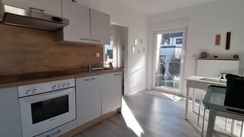 Kühlschrank, Ofen, Herdplatte, Geschirrspüler