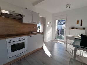 Kühlschrank, Ofen, Herdplatte, Geschirrspüler