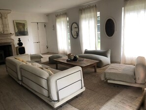 Living area - Charming country house (Messac)