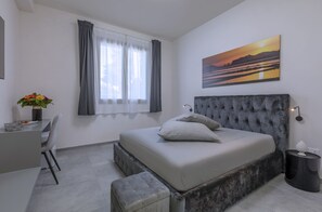 4 bedrooms, WiFi, bed sheets