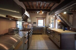 Refrigerador, horno, parrilla de estufa y lavavajillas