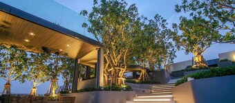 Cheap/CBD/Transportable/Luxury Condo - the most expensive area