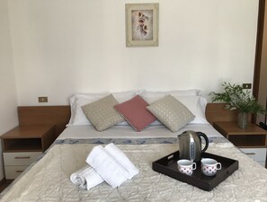 Bügeleisen/Bügelbrett, WLAN, Bettwäsche