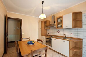 Uklassifisert bilde, 3 av 13, knapp