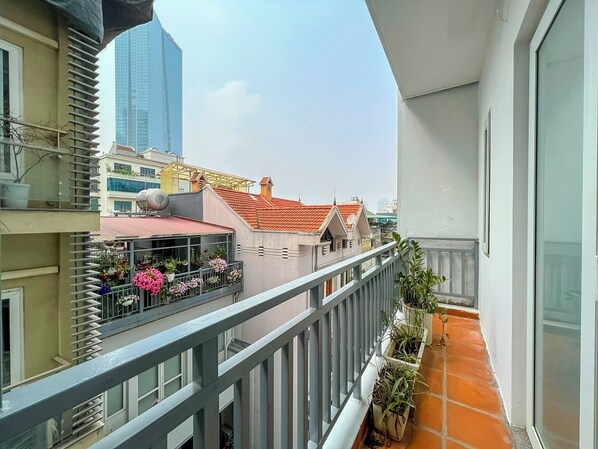 Luxury Apartment | Terrace/patio