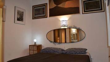 1 camera, ferro/asse da stiro, Wi-Fi gratuito, lenzuola