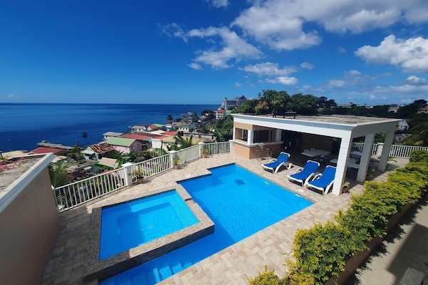 Premium Apartment, 2 Bedrooms, Ocean View, Poolside | City view from property