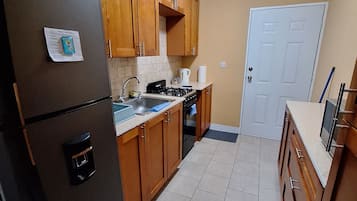 Căn hộ trung tâm thành phố, 2 phòng ngủ, quang cảnh núi | Bếp riêng | Tủ lạnh, lò vi sóng, lò nướng, bếp nấu