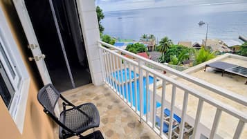 Apartamento superior, 2 habitaciones, vistas al mar | Vistas del balcón