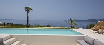 Villa Buddha newly built , calmness and endless sea view!