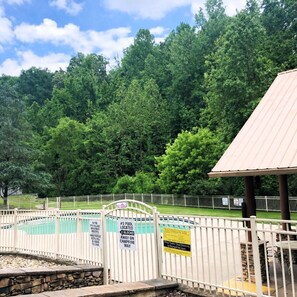 Pool - Adorable Cabin w/ FREE Tickets & Easy Downtown Access (Pigeon Forge)