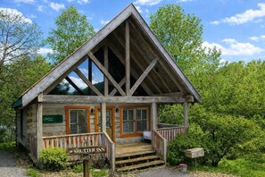 Exterior - Adorable Cabin w/ FREE Tickets & Easy Downtown Access (Pigeon Forge)