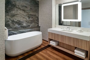 Suite, 1 King Bed with Sofa bed (Mobility Accessible, Transfer Shower) | Bathroom | Shower, rainfall showerhead, bathrobes, towels - Springhill Suites By Marriott Franklin Mint (Franklin)