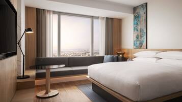 华丽客房, 1 张特大床 | 防过敏的被褥、迷你吧、客房内保险箱、办公桌