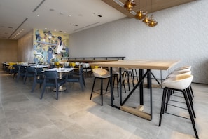 Dining - Fairfield By Marriott Phnom Penh (Phnom Penh)