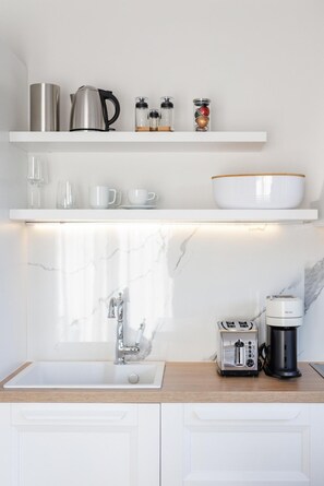 1 bedroom, desk, soundproofing - Deluxe Apartment (Thasos)