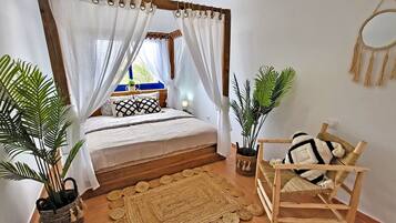 1 slaapkamer, een kluis op de kamer, een strijkplank/strijkijzer