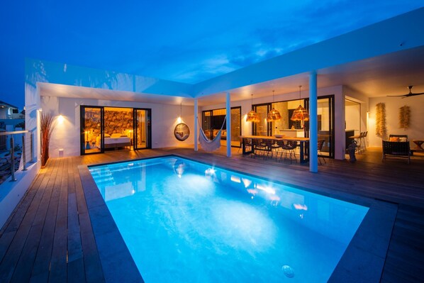 Villa | 5 bedrooms - Luxurious Villa Flamingo With Private Pool (Jan Thiel)