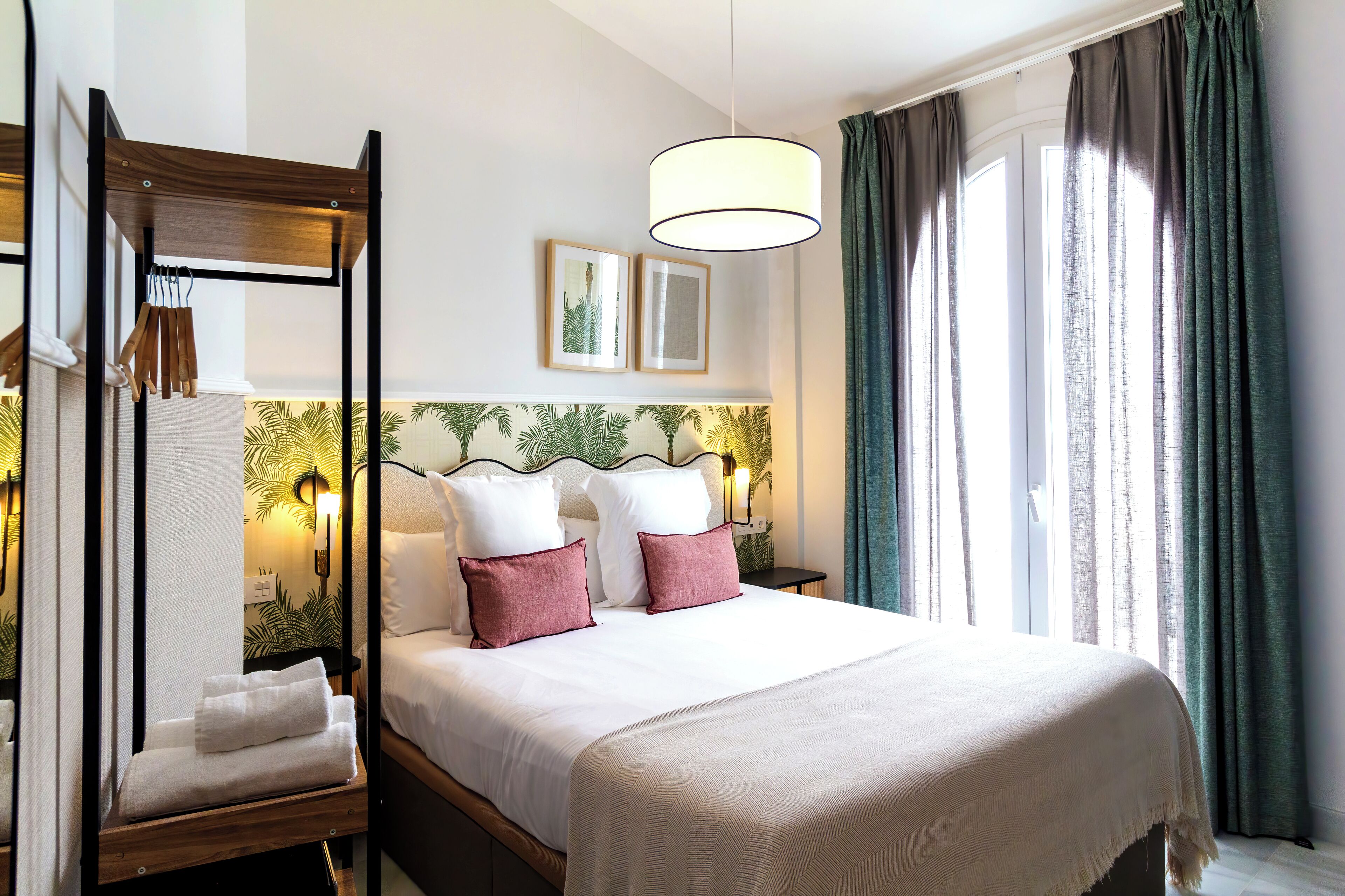 Superior appartement, 1 slaapkamer, balkon | Een kluis op de kamer, een strijkplank/strijkijzer, gratis babybedden