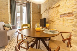 Apartment, 1 Bedroom | Living area | TV - Feelathome San Lorenzo Apartments (Seville)