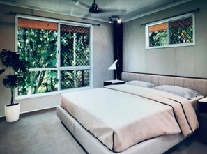 3 bedrooms, WiFi, bed sheets